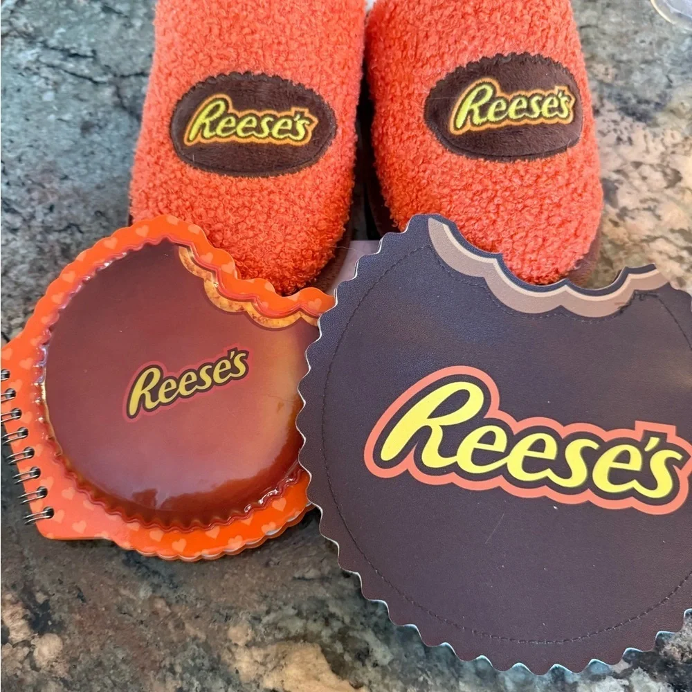 Youth Sz M 2/3 Cozy Orange Reese’s Slippers Fun Notebook and Bag